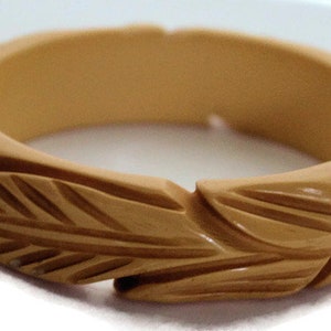 Art Deco Bakelite Bangle Heavily Carved Butterscotch Color Vintage 1930