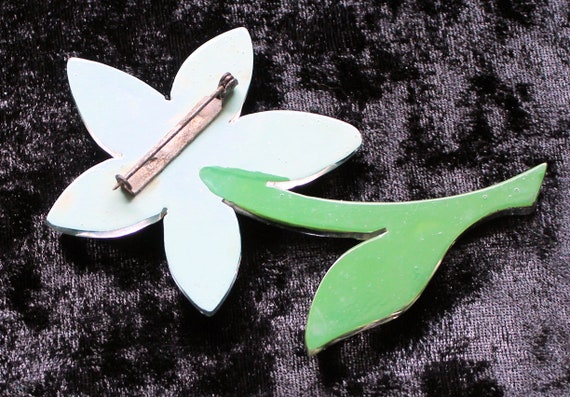 Vintage Large Lucite Acrylic Flower Brooch Revers… - image 3