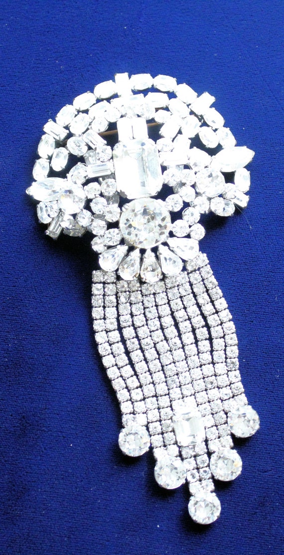 impressive vintage rhinestone Gem