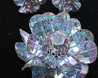 Broche Vendome Flower de cristal azul brillante, broche y pendientes firmados.