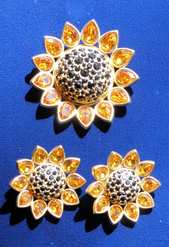 Vintage Signed Swan Swarovski Crystal Sunflower Br