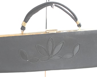 Bolso de mano/cartera rectangular de algodón negro de los años 50 con aplique floral negro.