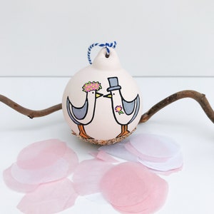 Kornische Hochzeitsgeschenk - Kornische Möwenhochzeit - Mr & Mrs - Mr Mr - Mrs Mrs - Made in Cornwall - Strandhochzeit - Keramikkugel - Skandinavisch