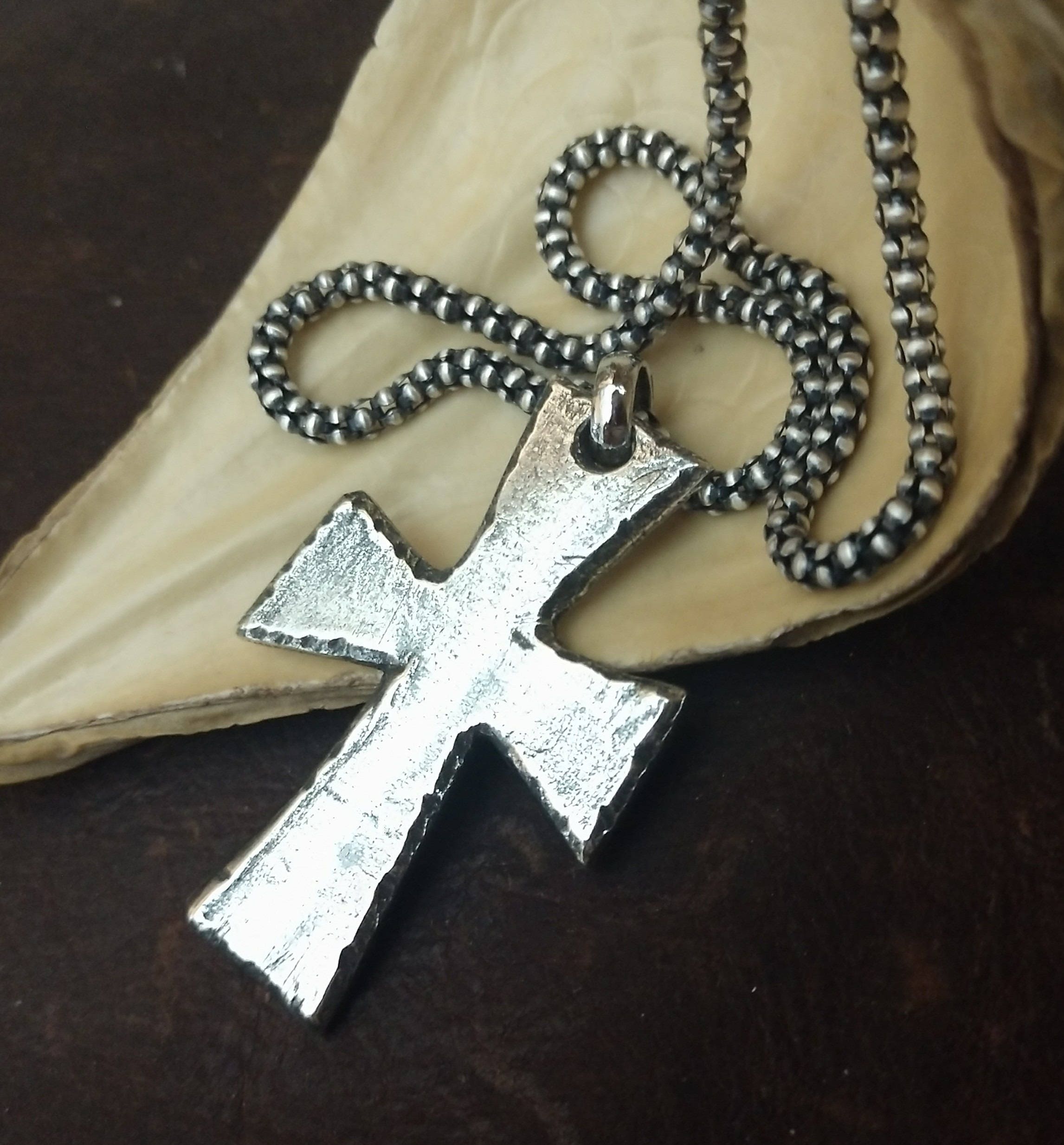 Big Cross Pendant and flat chain 18k Gold, Women's Fashion, Jewelry &  Organizers, Necklaces on Carousell