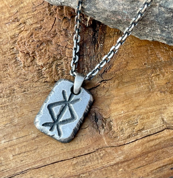 Viking Iceland Vegvisir Helmet Rune Circle Necklace Magical Barrier Me -  Bronze and wax rope - Zohastyle | Viking necklace, Viking necklace men,  Viking runes