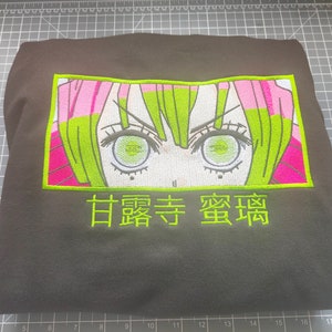 Sudaderas con capucha y sin capucha inspiradas en espadachinas.
