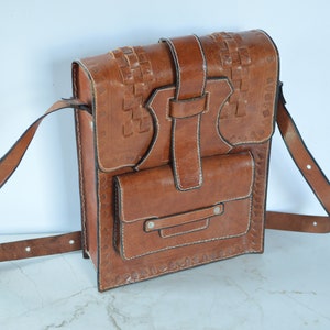 Cartera de cuero vintage - Bolso de hombro - Monedero de cuero marrón - Bolso de cuero en relieve Boho - Accesorios de festival - Estilo Hippie Boho