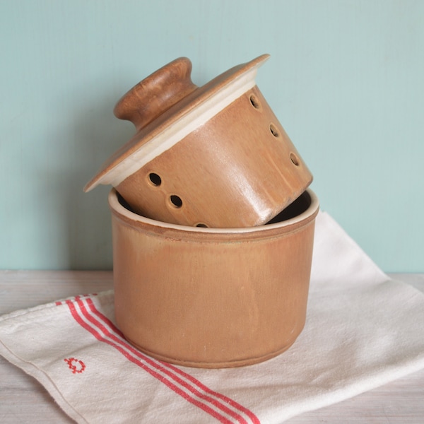 Français vintage Butter Keeper - Plat à beurre en faïence émaillée avec couvercle - Pot à beurre en grès - Garde à beurre en céramique - Cuisine de ferme