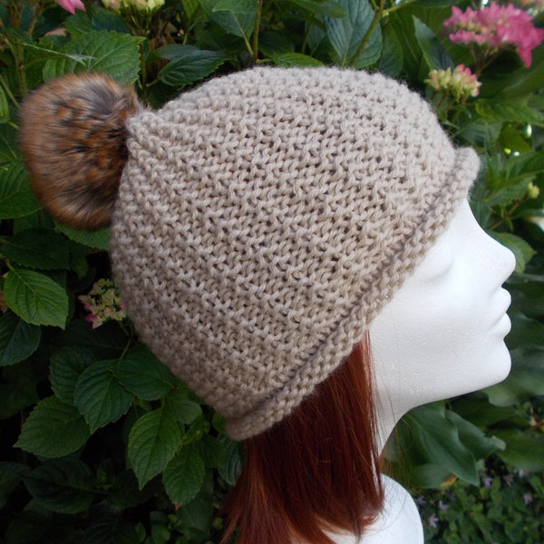 Bonnet femme en laine avec pompon fourrure