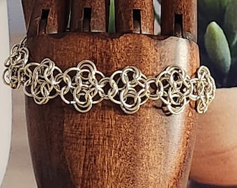 Pulsera de malla de plata de ley (.925) - Mobiused Rosettes