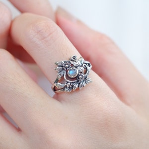 Bague en argent sterling avec pierre de lune arc-en-ciel de feuille de vigne, bague feuille inspirée de la nature, bague de guérison avec des pierres précieuses, bague bohème en pierre de lune, bijoux minimalistes