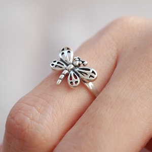 Sterling Silver Dragonfly ring,Dragonfly Gifts,Remembrance Ring,Nature Jewelry, Bugs,Boho Ring,Spirit Ring,Insect Ring