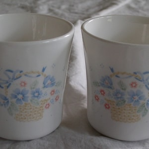 Set of 2 Corning Corelle COUNTRY CORNFLOWER Pattern Coffee Cups