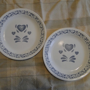 Set of 2 Corning Corelle BLUE HEARTS Pattern 6-3/4&quot; Bread Plates