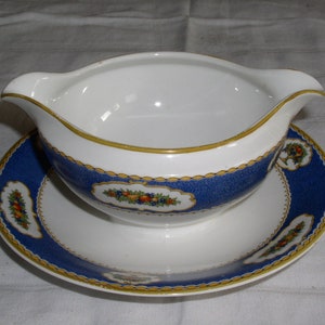 Myott Staffordshire HARVEST 1613 patroon juskom met onderplaat - blauwe rand met fruit - ZEER ZELDZAAM