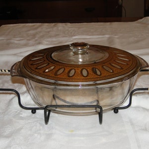 Fire King #438 GEORGES BRIARD DESIGN Round 2qt Covered Casserole with Server
