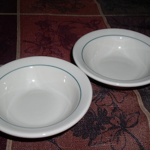 &quot;Set mit 2 Shenango Restaurant 5-1 / 4 &quot;&quot;Obstschalen - einzelnes dünnes grünes Band / Ring.&quot;