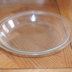 Pyrex #209 Clear Glass 9 in Pie Plate