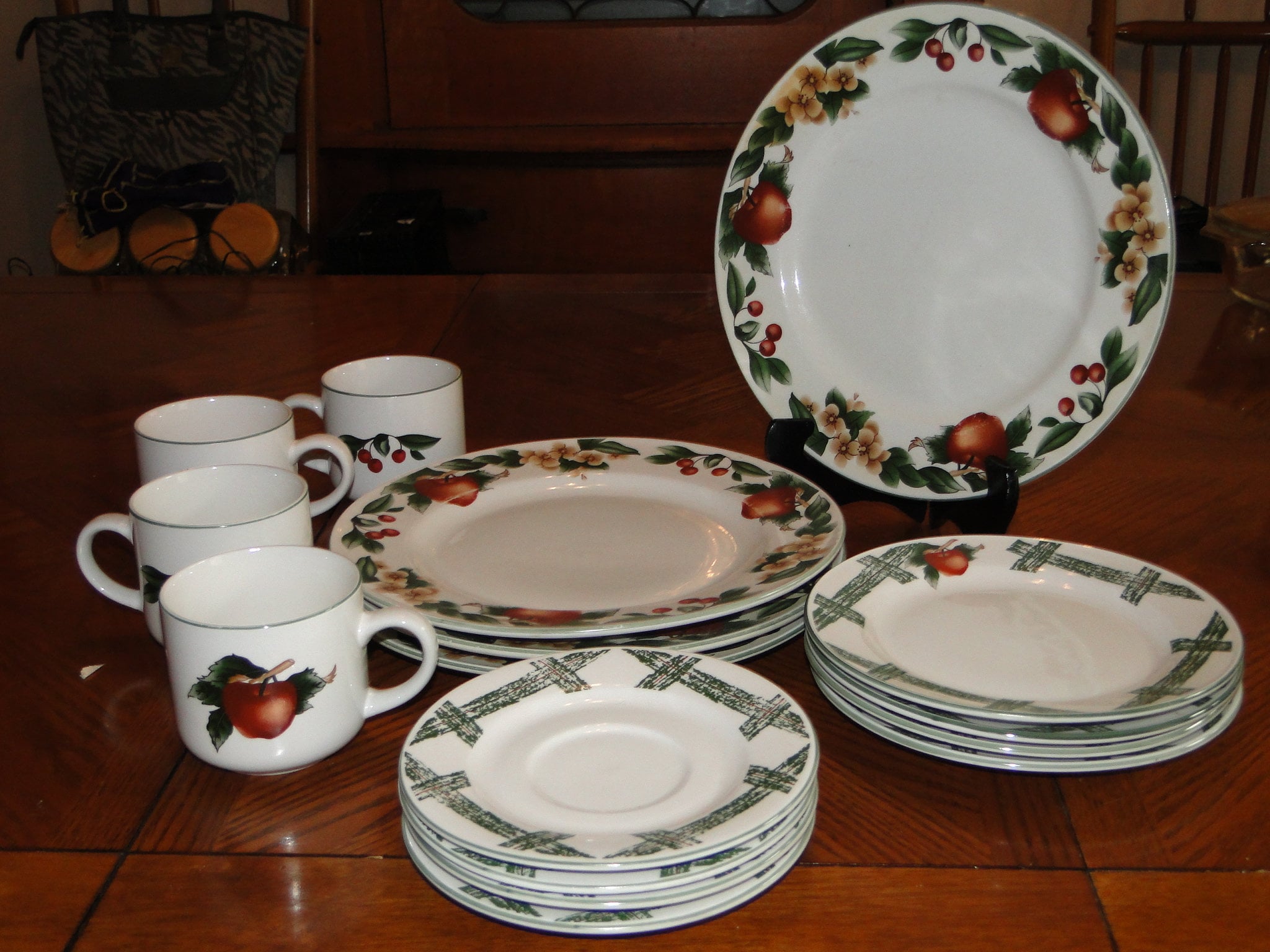 CADES COVE by Citation 16pc Dinnerware Set - No BOWLS (Serves 4)
