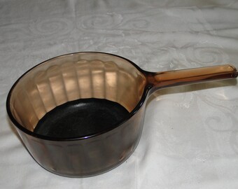 Pyrex / Corning SCULPTED VISIONS Amber 1.5 quart Open Non-Stick Saucpan