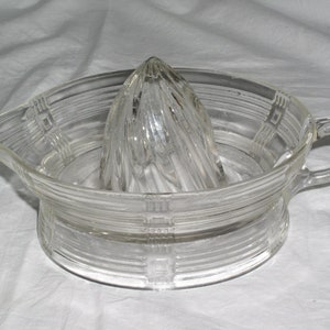 Vintage Hazel-Atlas CRISS-CROSS Pattern Clear Glass Reamer