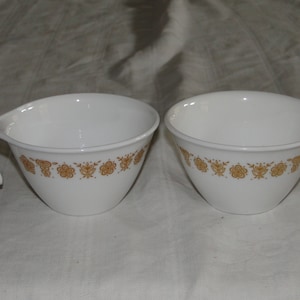 Set of 2 Corning Corelle BUTTERFLY GOLD Pattern Hook Style Coffee Cups