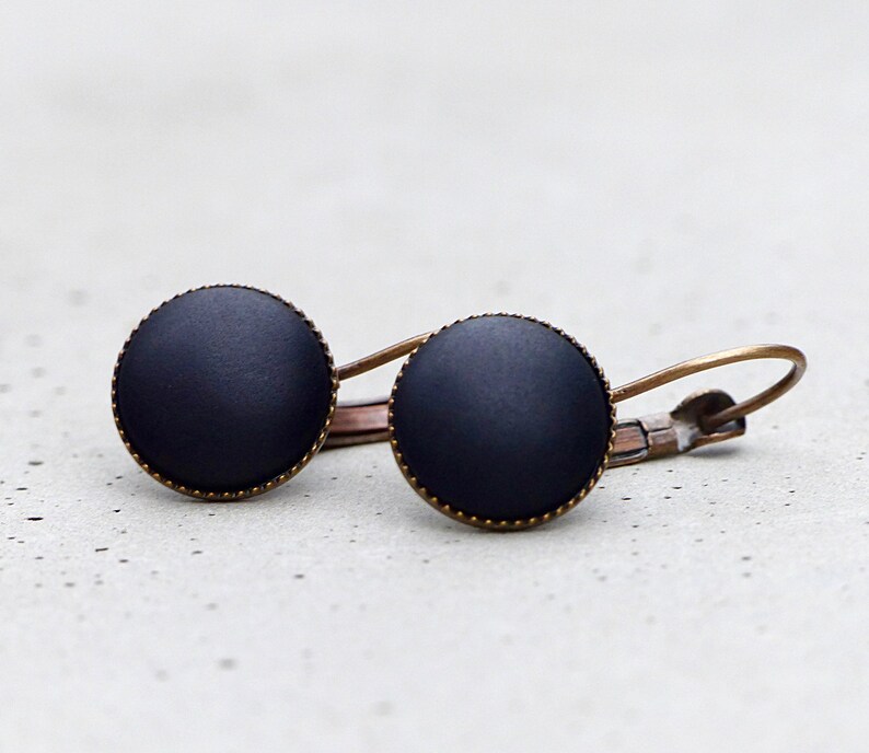 Basic earrings with matt, black gemstone vintage look afbeelding 2