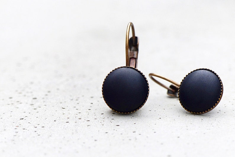 Basic earrings with matt, black gemstone vintage look afbeelding 4