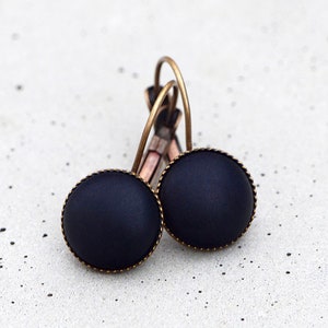 Basic earrings with matt, black gemstone vintage look afbeelding 3