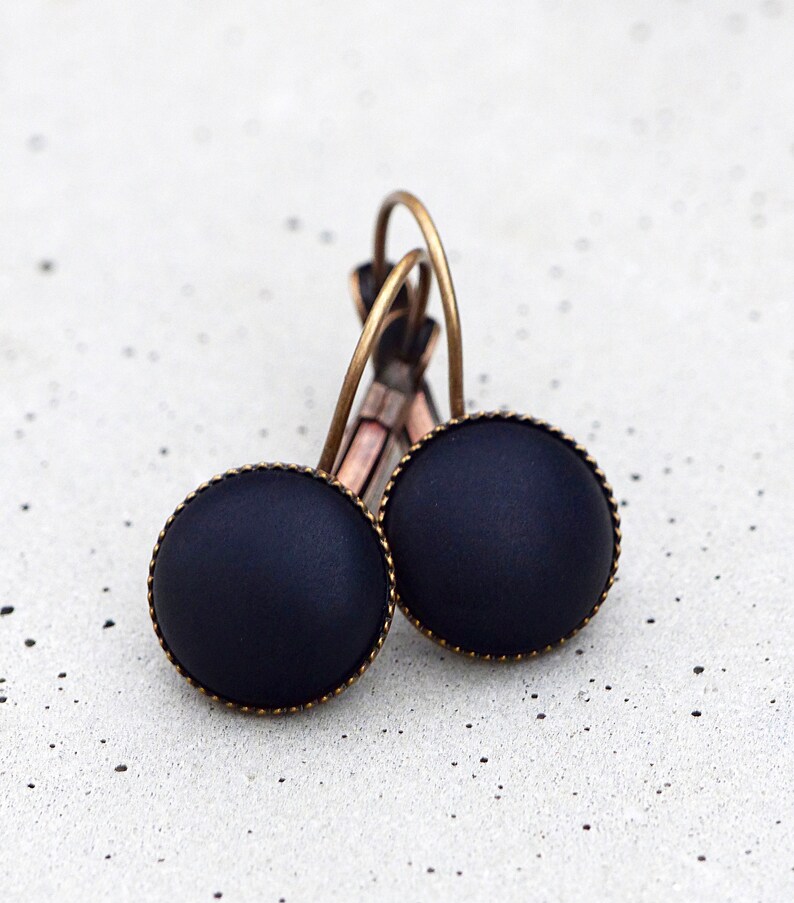 Basic earrings with matt, black gemstone vintage look afbeelding 3