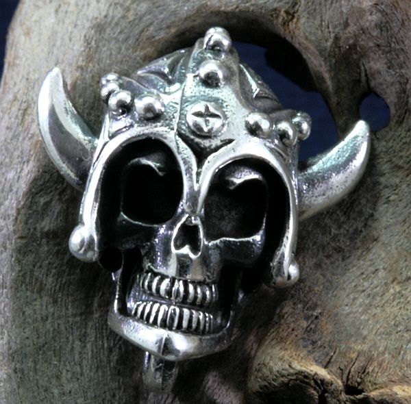 Gothic Skull Anhänger 