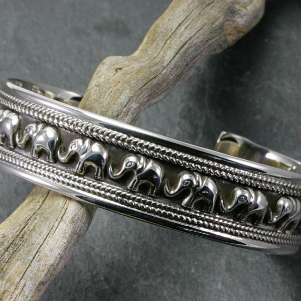 Elephants in the bangle, solid, 925 Sterling silver