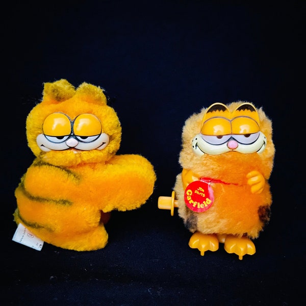 Vintage 80's Garfield Fuzzy Hopper Wind Up Figure & R. Dakin Pencil Clip on Toy Plushie Gripper Desk Office Decor, Funny Original Gag Gift!