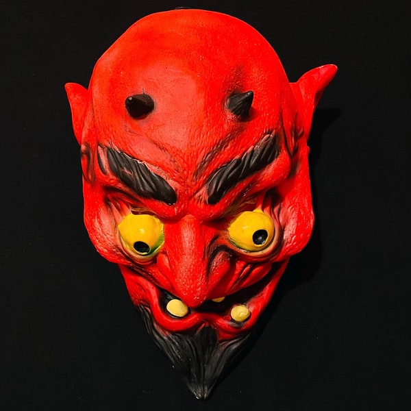 Máscara vintage de diablo rojo: Disfraz de látex para Halloween con etiqueta original.