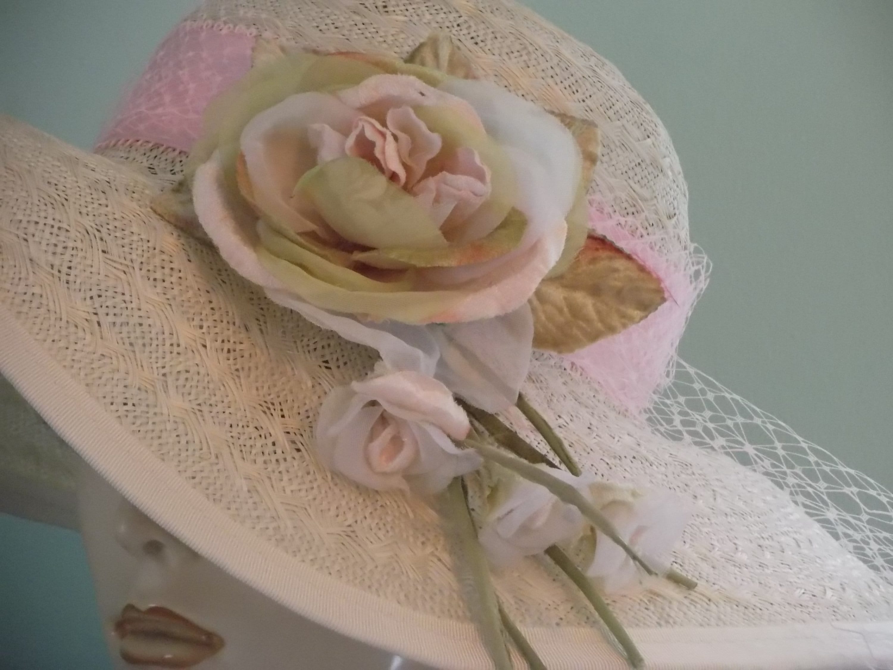 Vintage Straw Off White Hat w/ Ivory Ribbon Fabric Rose Garden Party Derby Chic Derby White Vintage Hats for Women for sale | eBay main image 2