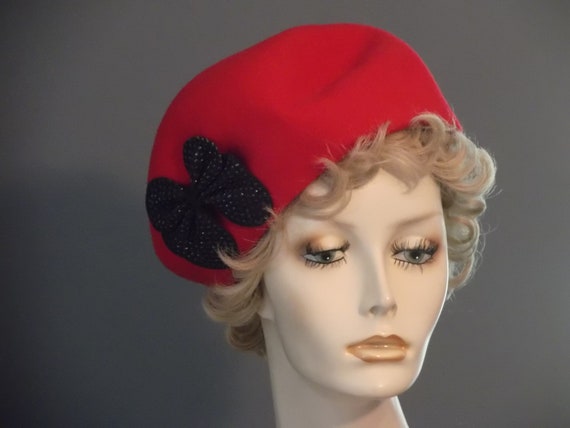 Red Felt Beret Hat: Hand-blocked Tam With Black Applique - Etsy display picture 3