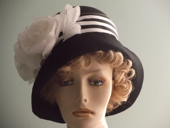 Handmade Black Felt Cloche Hat: Vintage Style With White  display picture 2