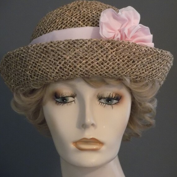 Chapeau De Femme En Paille Tressée Beige à Motif Floral - Marque Lady Of The Lake - Occasion