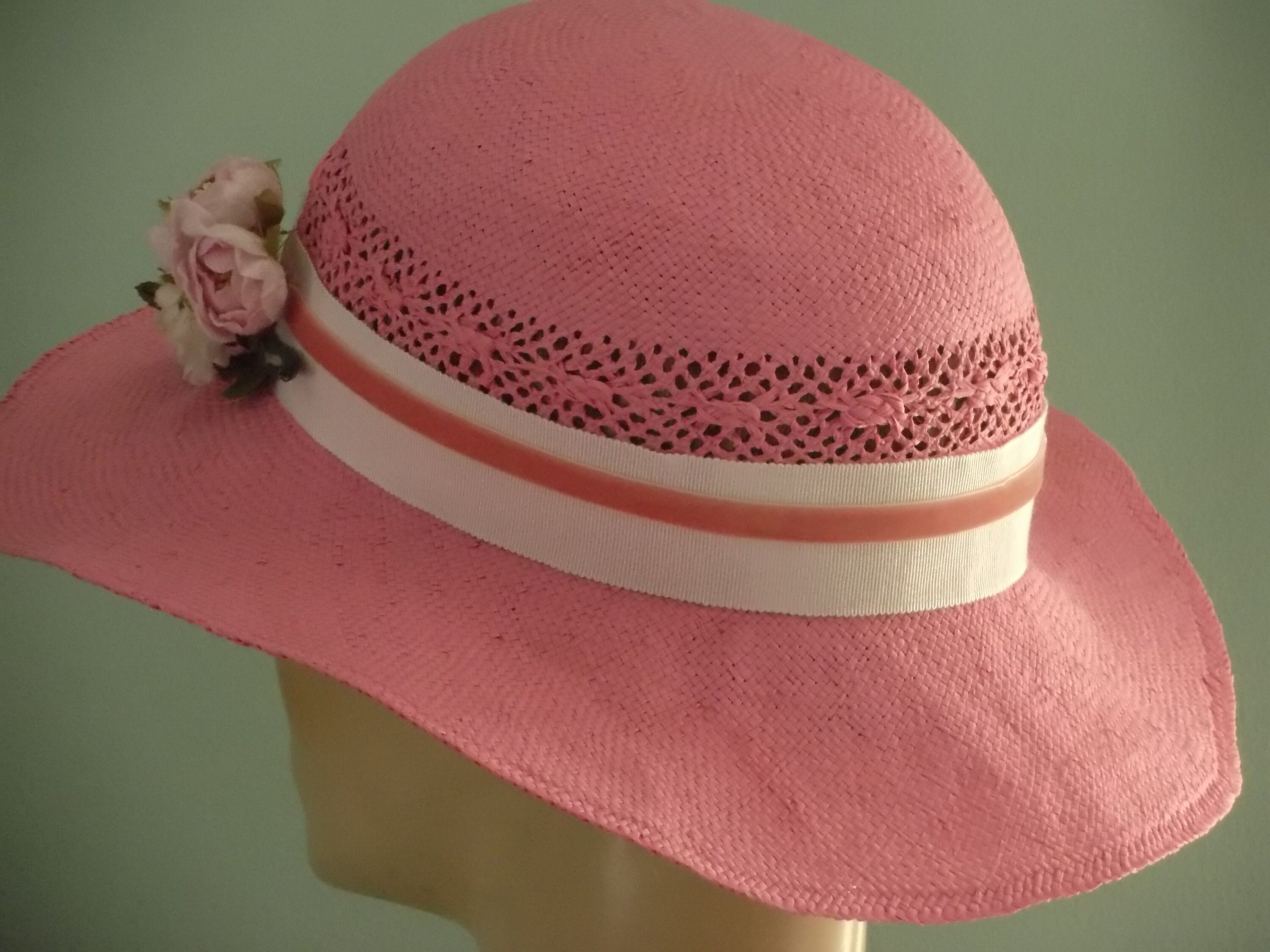 Pink Straw Cloche Hat: Handmade Velvet Rose Trim, Tea Party  display picture 3