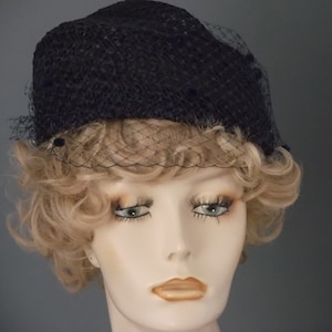 Navy blue small straw hat with veil, navy funeral hat, vintage style 1930s 1940s hat, navy straw toque, blue hat with veil, church wedding