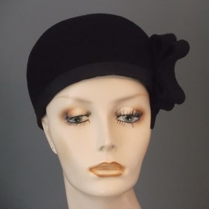 Black felt cap, calot, round crown no brim toque, funeral hat, small formal cap, formal event, wedding church, women&#39;s winter hat, tea