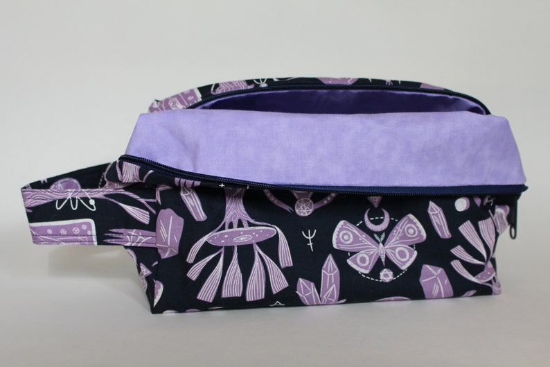 Ready To Ship Premonition Medium Knitting /& Crochet ProjectToiletry Box Bag