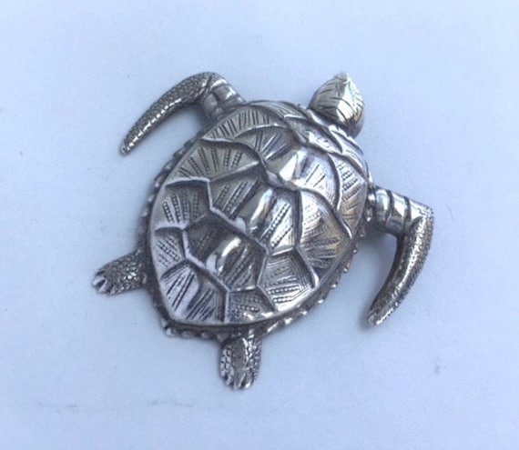 Beautiful Sterling Silver Sea Turtle Pin - image 1
