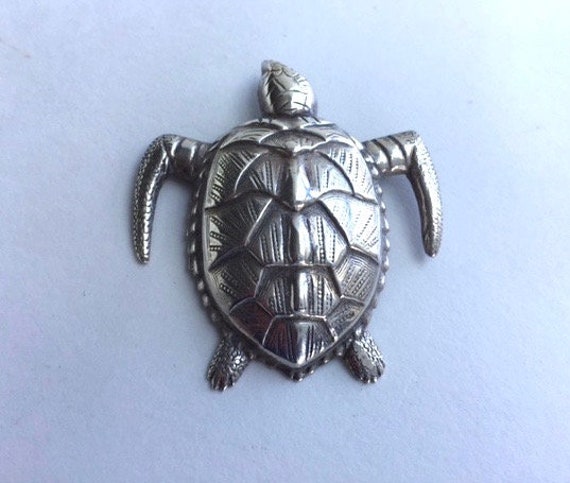 Beautiful Sterling Silver Sea Turtle Pin - image 4