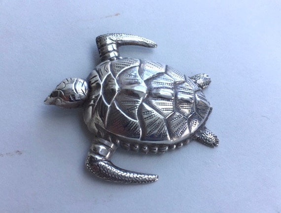 Beautiful Sterling Silver Sea Turtle Pin - image 8