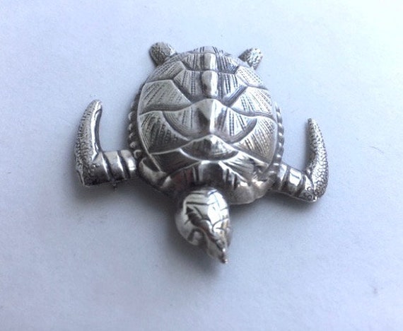 Beautiful Sterling Silver Sea Turtle Pin - image 2