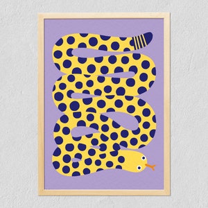Art Print Snake 21x30 - Ilustración de serpiente manchada - Animal ilustrado - Habitación para niños - Dibujo digital lila y amarillo - Papel Tintoretto Gesso