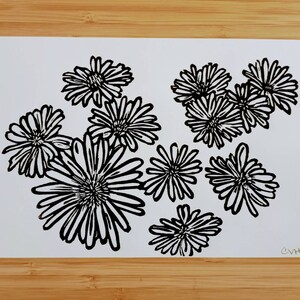 Daisies original handmade 5x7 linocut print, unframed, black ink on cream cardstock. 5x7 art, gallery wall art, daisies art, flower art, 5x7 image 3