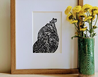 Impresión linográfica original de pollo, hecha a mano, de 5x7, tinta negra sobre cartulina color crema, sin marco.