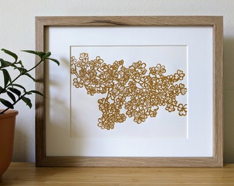 Impresión linográfica original de Wood Sorrel, hecha a mano, de 8 x 10 pulgadas, tinta ocre amarilla sobre cartulina color crema, sin marco.